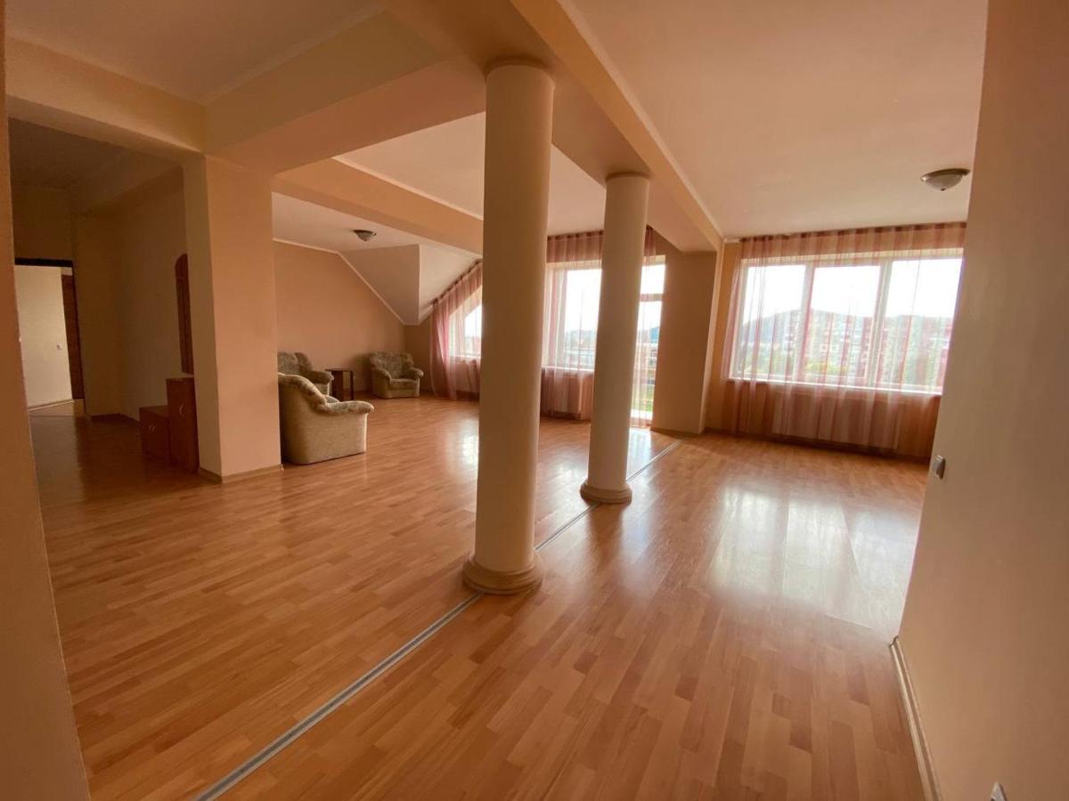 Apartments On Parkaniya 2A 穆卡切沃 外观 照片